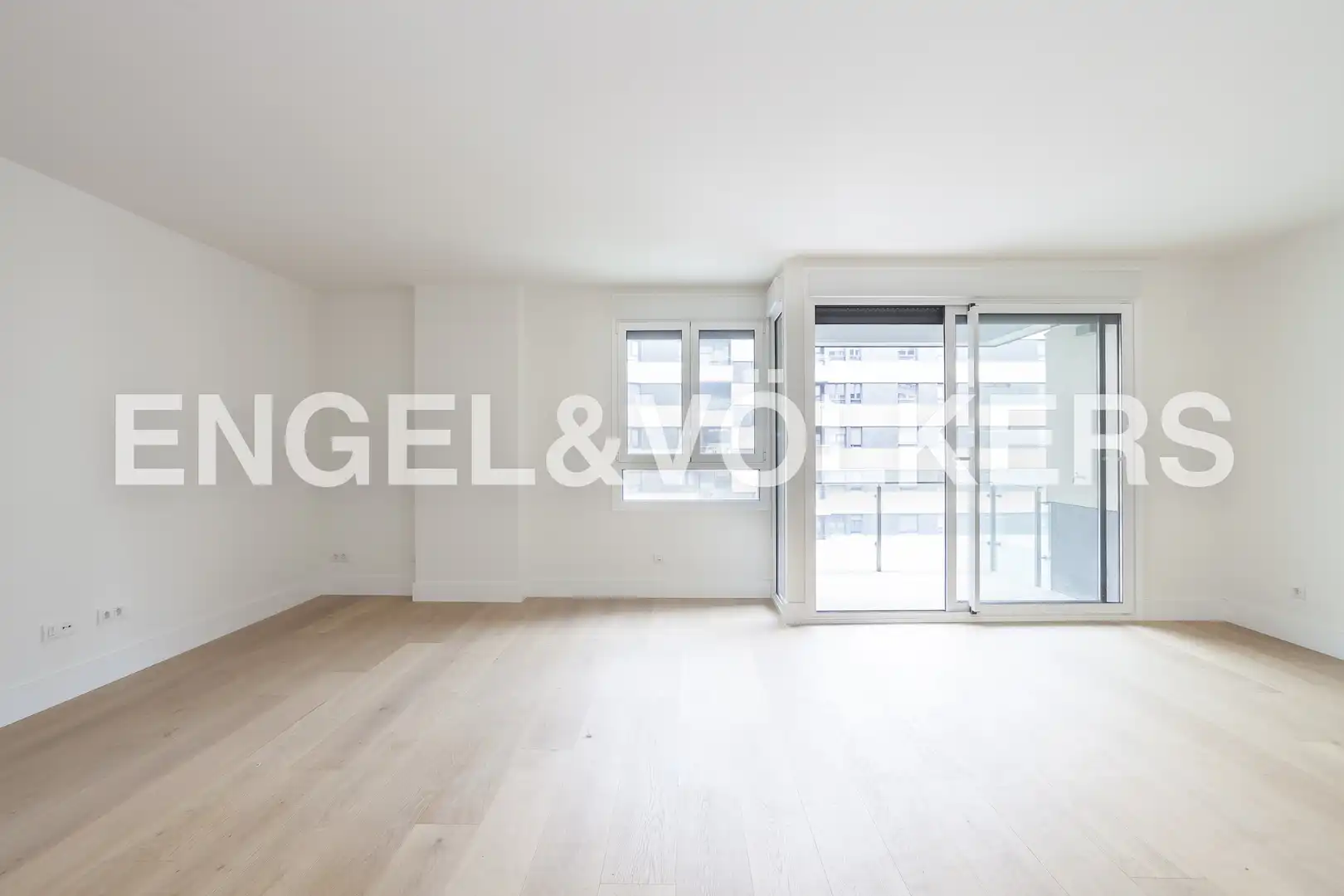 Living room of Flat for rent in  Madrid Capital  with Air Conditioner, Heating and Private garden