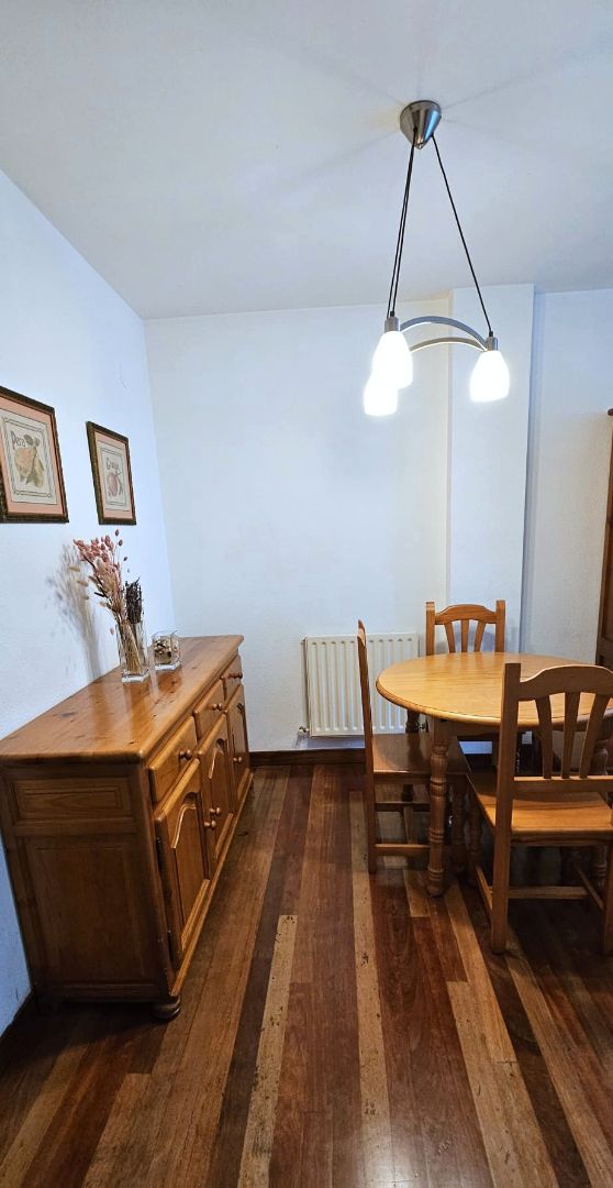 Comedor de Piso en venta en Castro-Urdiales con Calefacción y Terraza