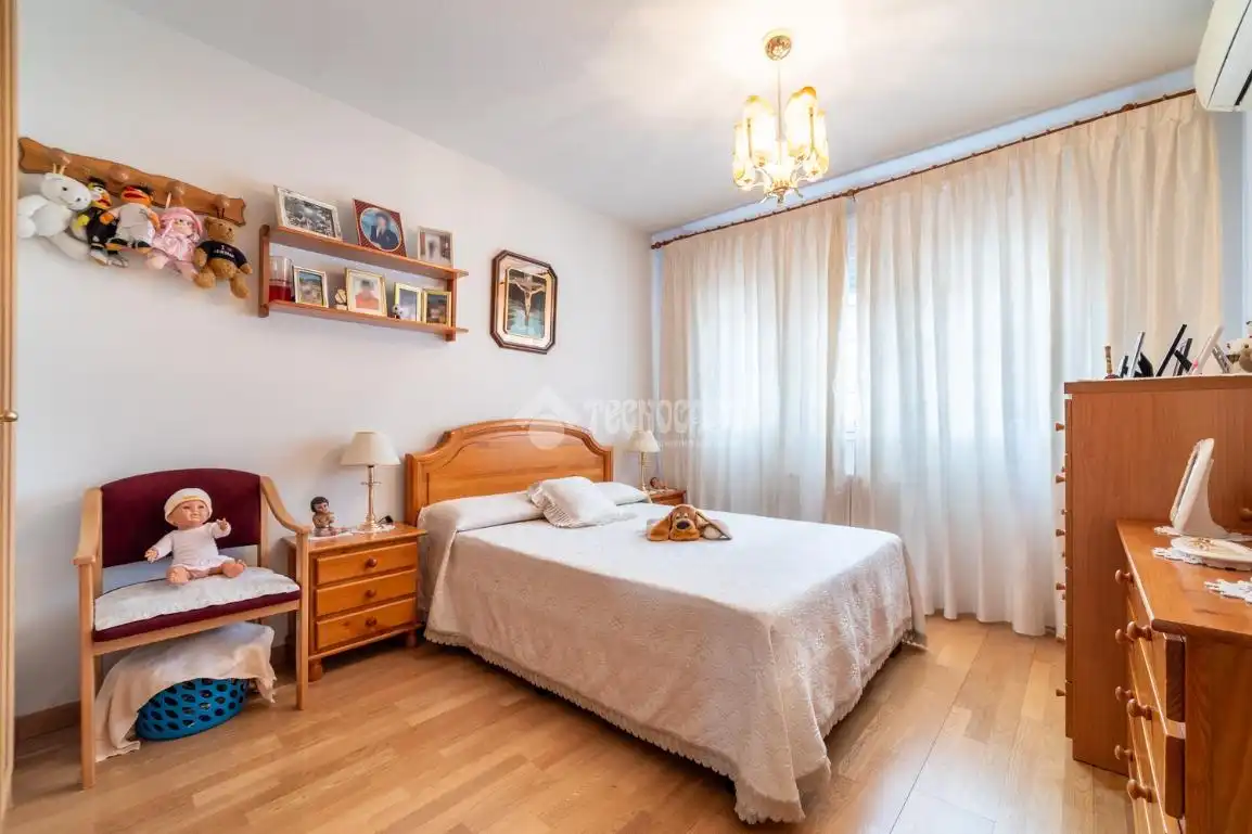 Dormitori de Casa adosada en venda en Paracuellos de Jarama amb Aire condicionat, Calefacció i Terrassa