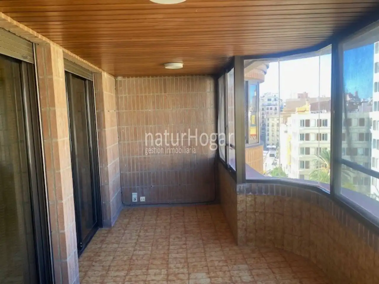 Terrassa de Pis de lloguer en Valencia amb Aire condicionat, Calefacció i Parquet