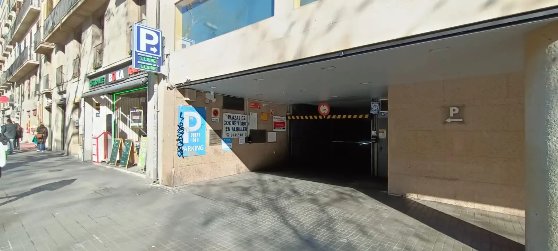 Parking of Garage for rent in Barcelona  with Alarm