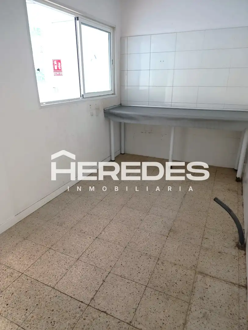 Local de alquiler en Torrelles de Llobregat con Aire acondicionado y Calefacción