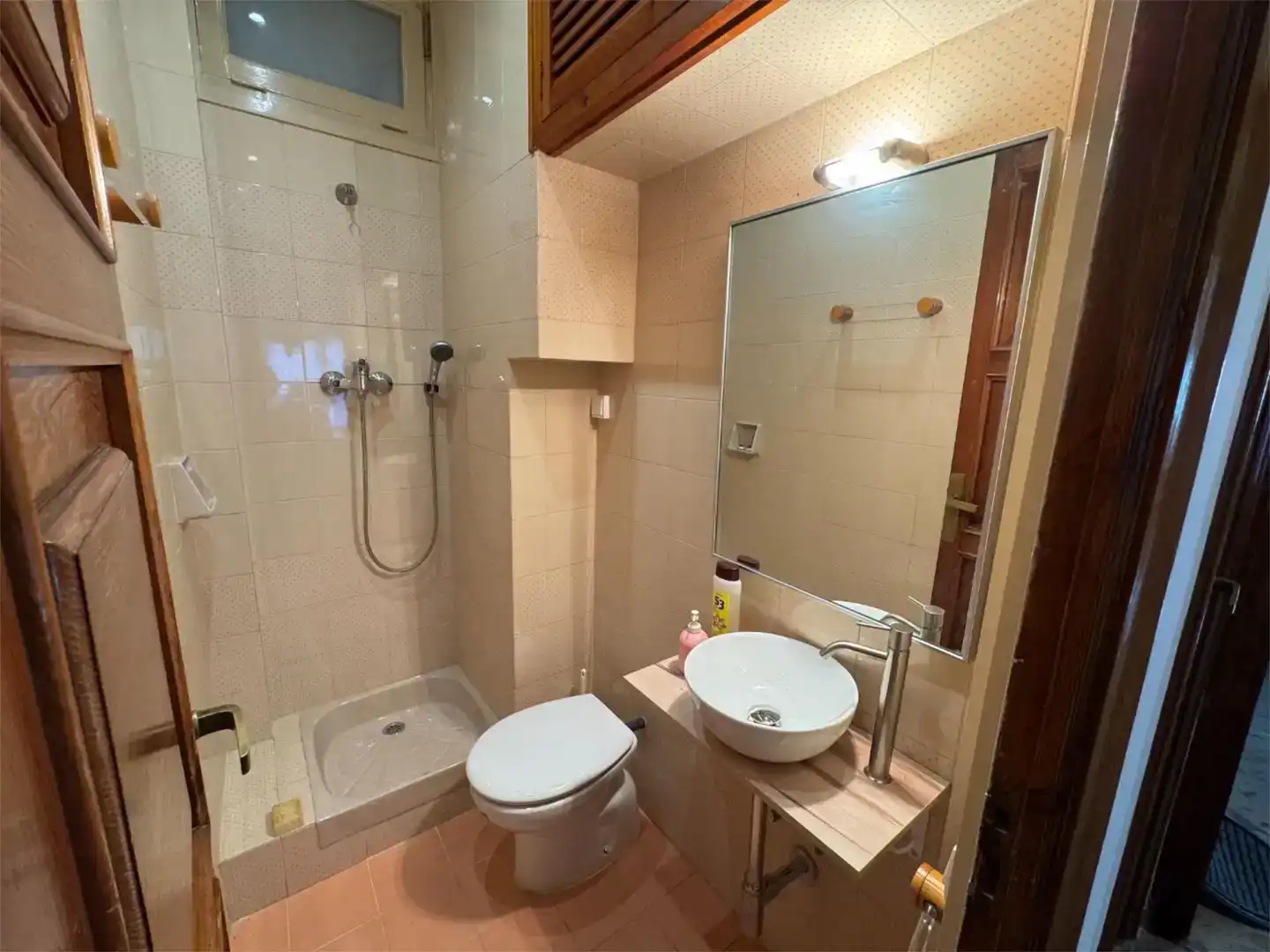 Bathroom of Detached homes for rent in Sabadell