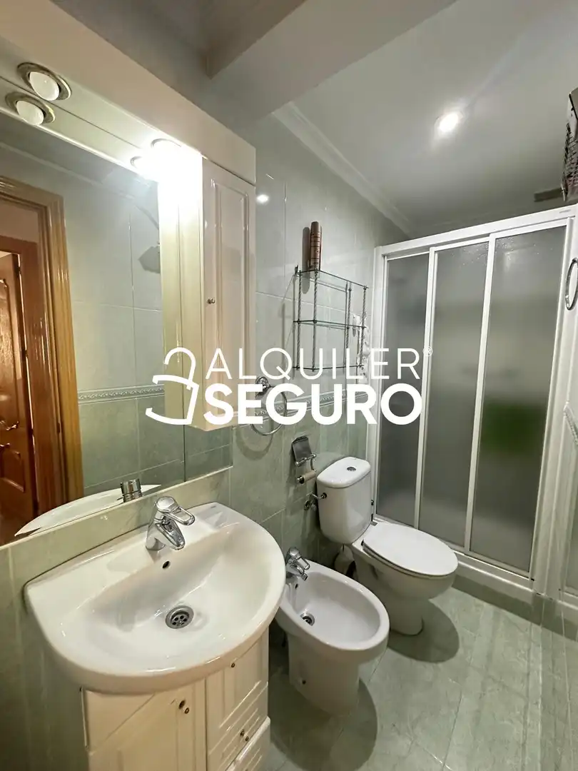 Bathroom of Flat for rent in Alcorcón  with Air Conditioner, Heating and Terrace