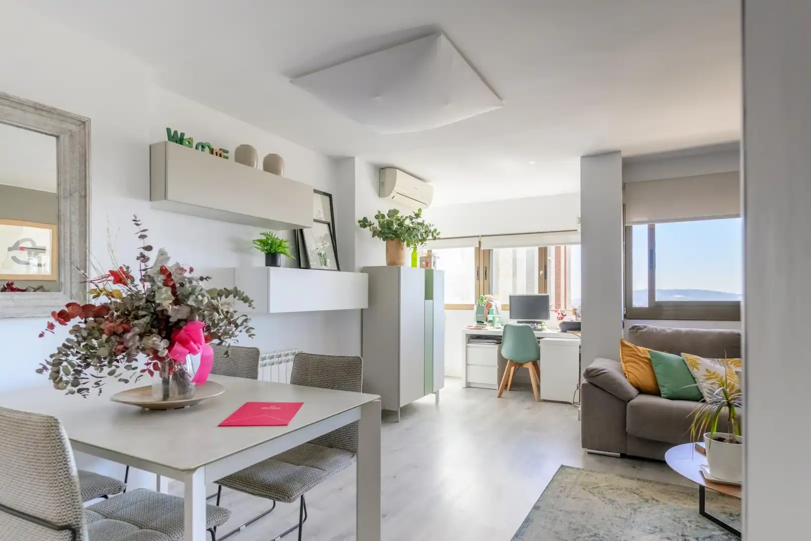 Sala de estar de Piso en venta en Esplugues de Llobregat con Calefacción y Jardín privado