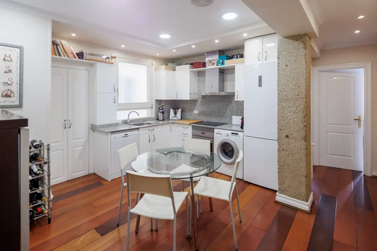 Piso con terraza en venta en Calle General Vara de Rey, imagen 2