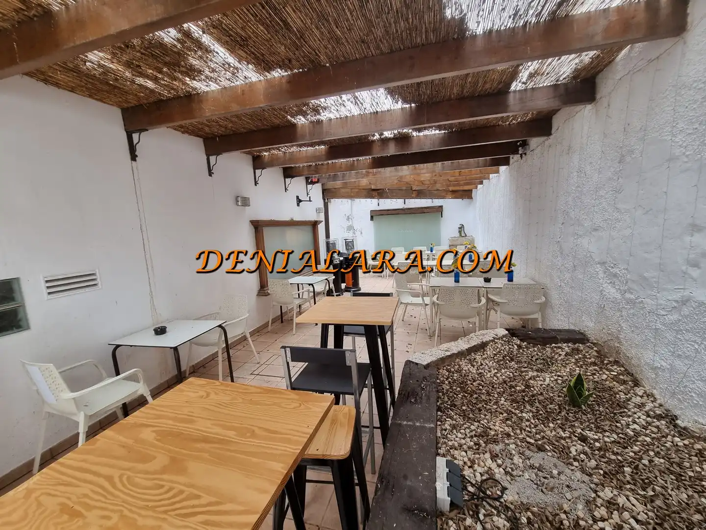 Local de lloguer en Dénia amb Aire condicionat, Calefacció i Terrassa