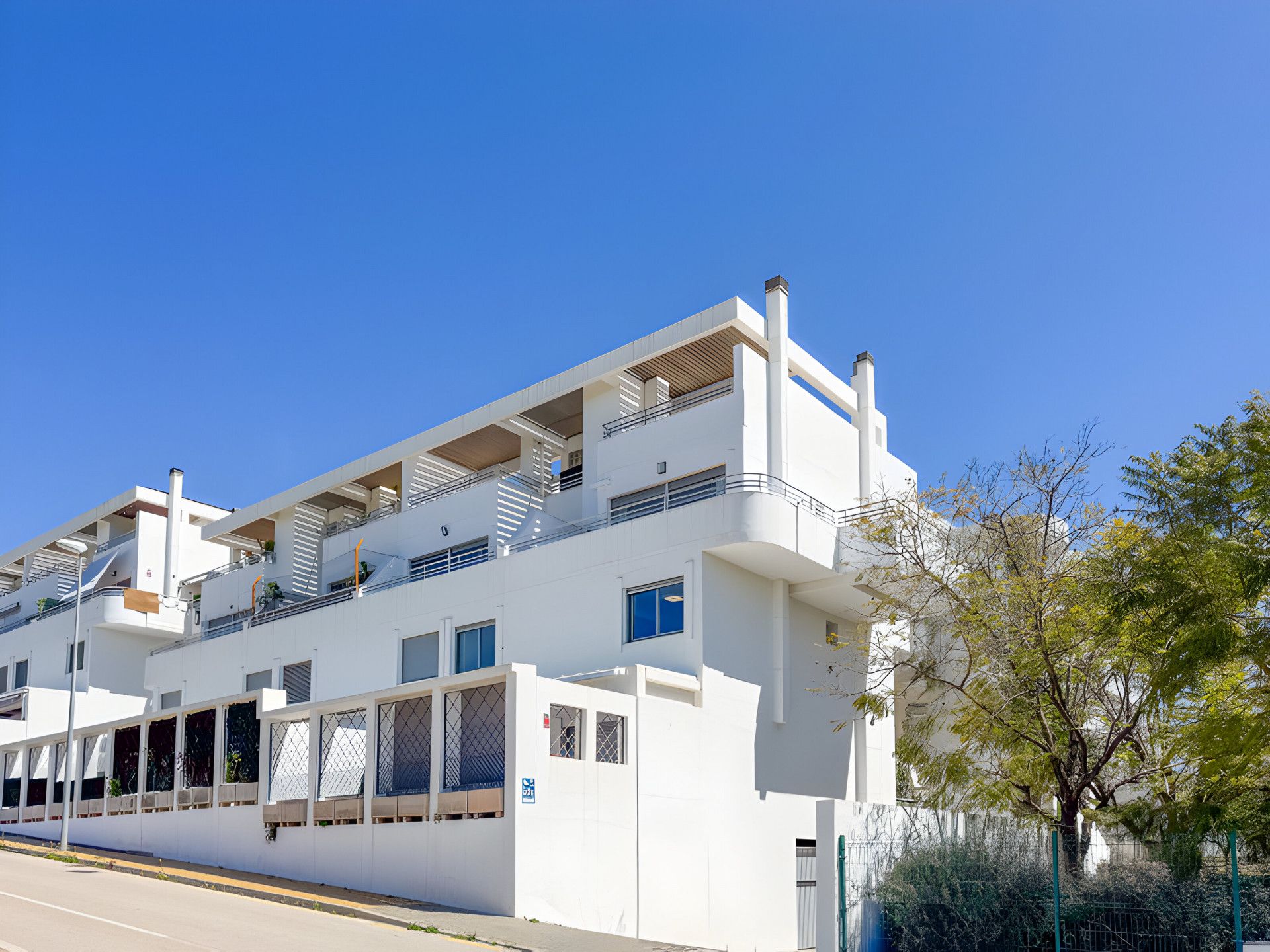 Vista exterior de Àtic en venda en Mijas amb Aire condicionat, Terrassa i Piscina