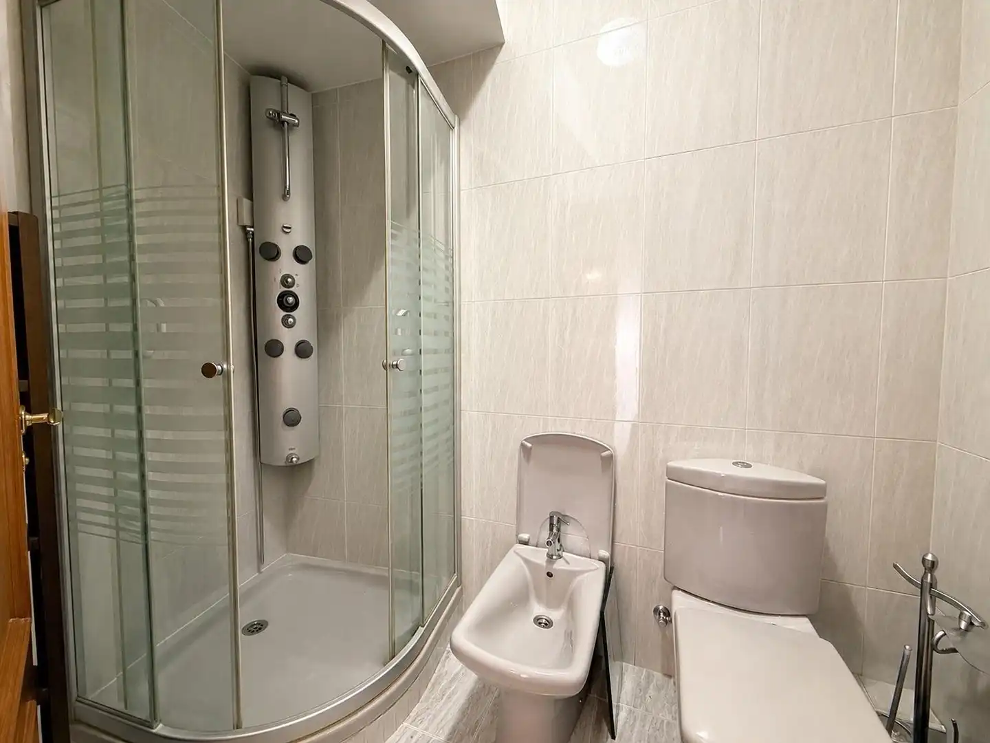 Badezimmer von Wohnung zum Verkauf in Madrid mit Heizung, Parkett und Terrasse