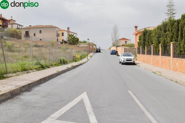 Terreno residencial en Venta en Calle de Trevenque, 17 en Barrio de la Vega