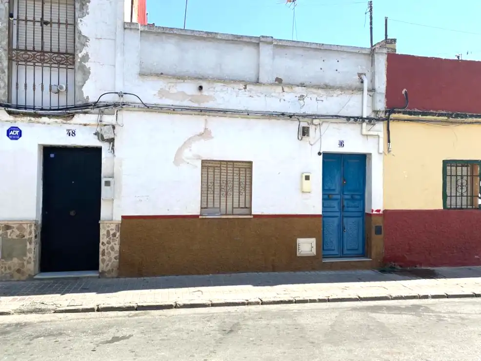 Casa adosada en venda a Virgen De La Salud, Coria del Río
