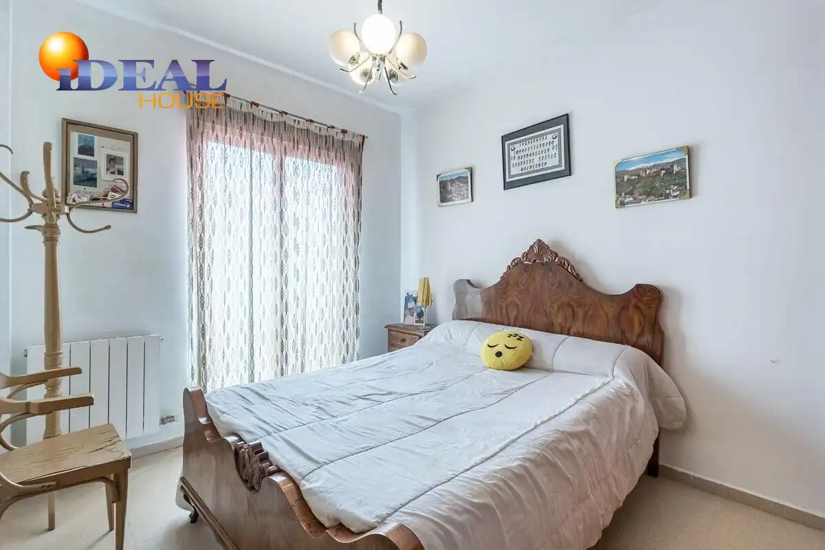 Casa aparellada amb terrassa en venda a Camino CEMENTERIO, imagen 24