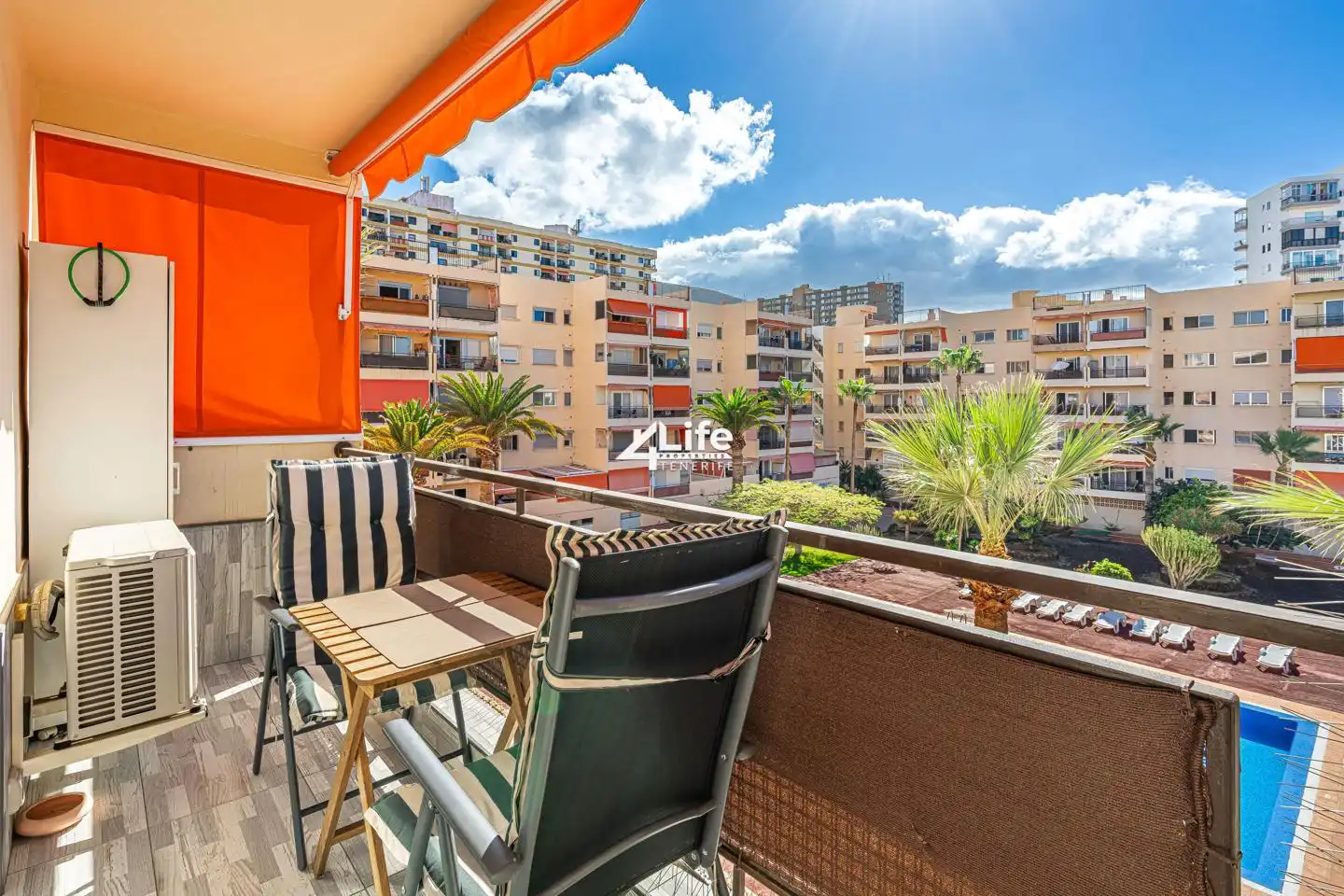 Apartamento con terraza en venta en Los Cristianos, imagen 2