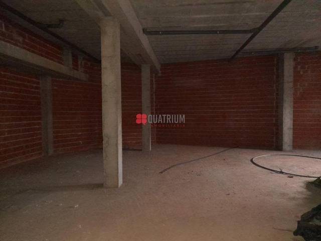 Local comercial en Alquiler en Rúa Da Estrada en Castiñeiriño - Cruceiro de Sar