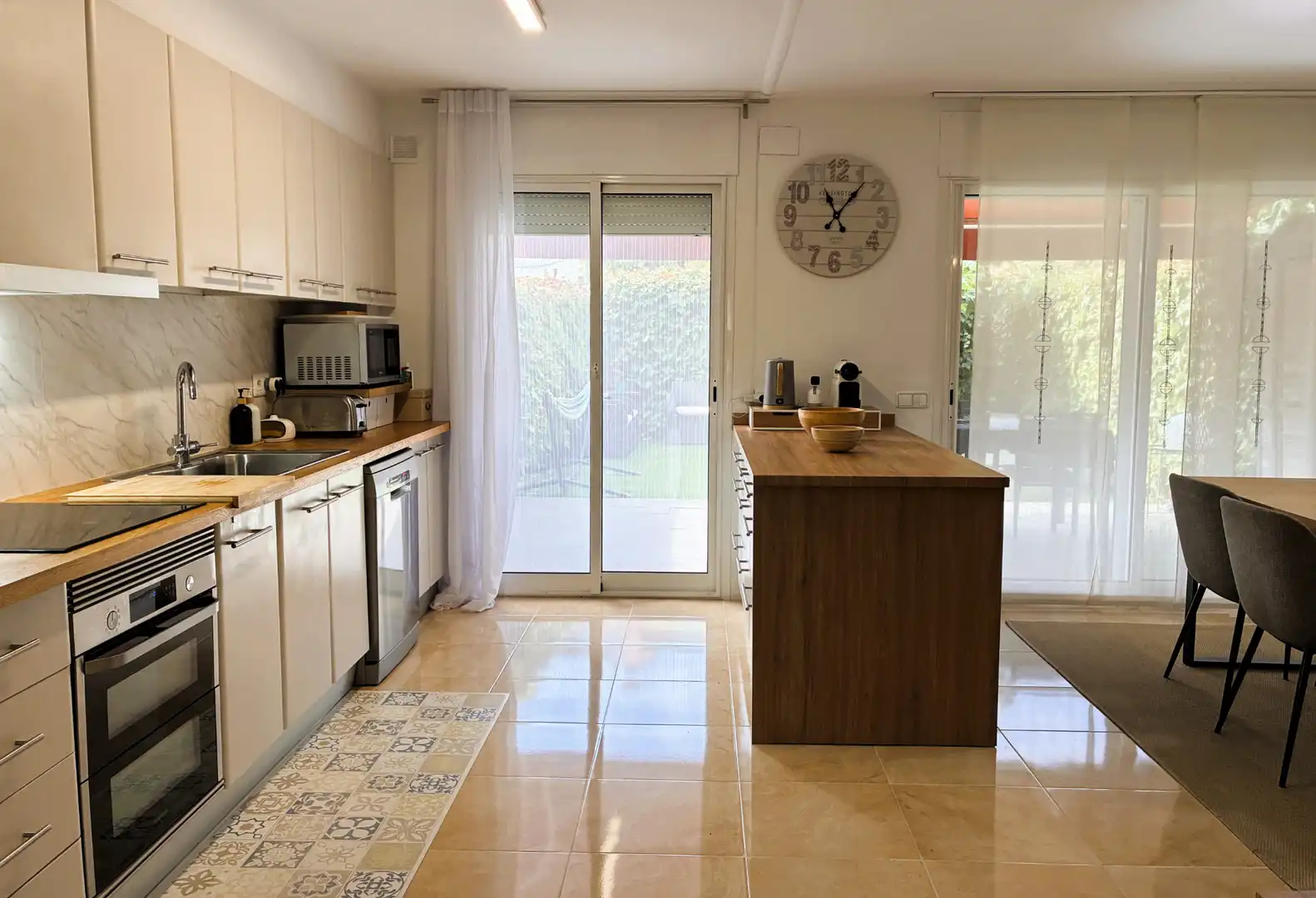 Cocina de Casa o chalet en venta en Celrà con Aire acondicionado, Calefacción y Jardín privado