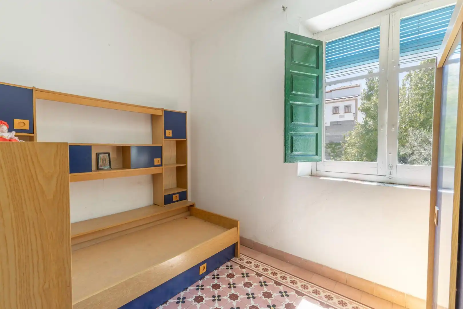 Dormitori de Casa o xalet en venda en Granada amb Aire condicionat, Jardí privat i Terrassa