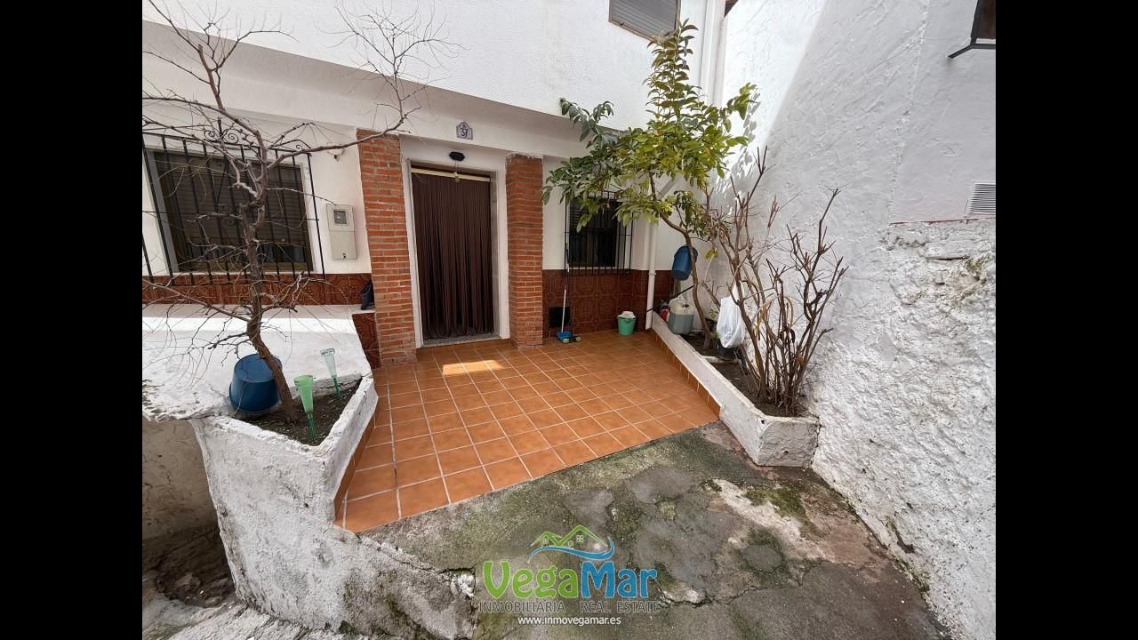 Vista exterior de Casa o xalet en venda en Otívar amb Aire condicionat i Terrassa