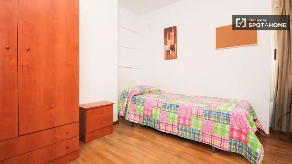 Room in Granada, Granada