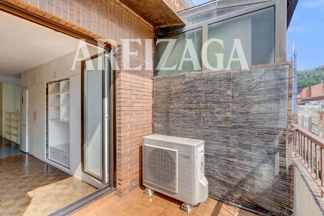 Terrassa de Pis en venda en Donostia - San Sebastián  amb Aire condicionat, Calefacció i Terrassa