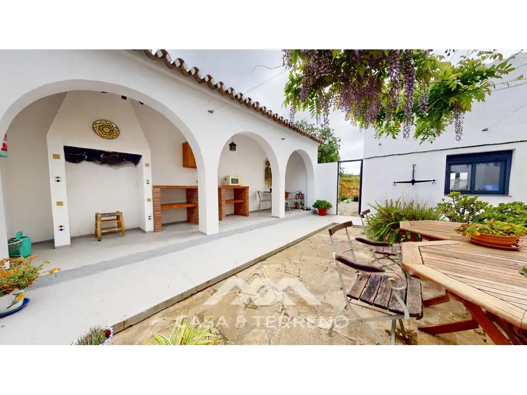 Houses for sale in Álora  with Air Conditioner, Private garden and Terrace