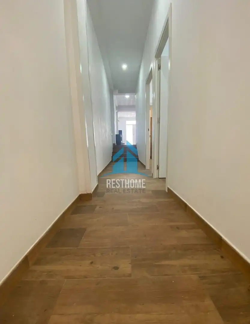 Ground floor for sale in Valencia  with Air Conditioner and Terrace