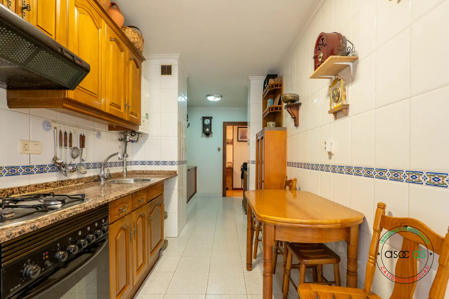 Cuina de Pis en venda en Gijón  amb Calefacció, Parquet i Traster