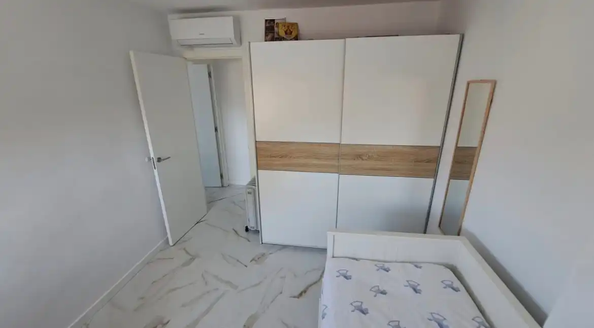 Dormitori de Pis en venda en Fuengirola amb Aire condicionat, Terrassa i Traster