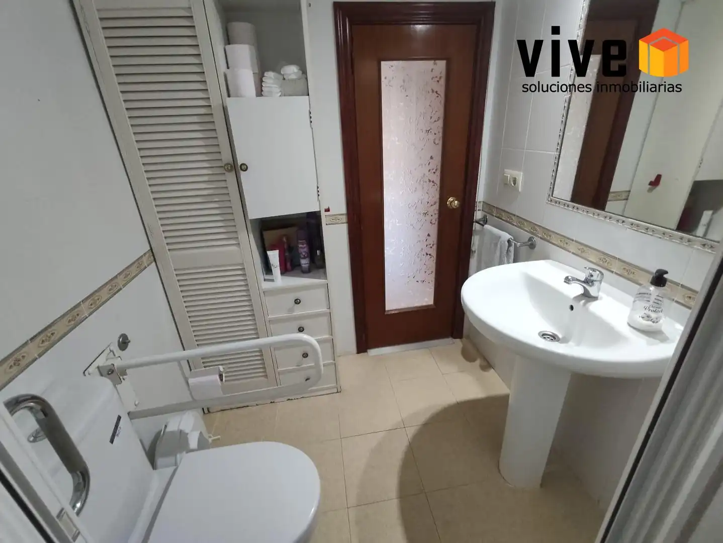 Baño de Piso en venta en Sevilla con Aire acondicionado y Terraza