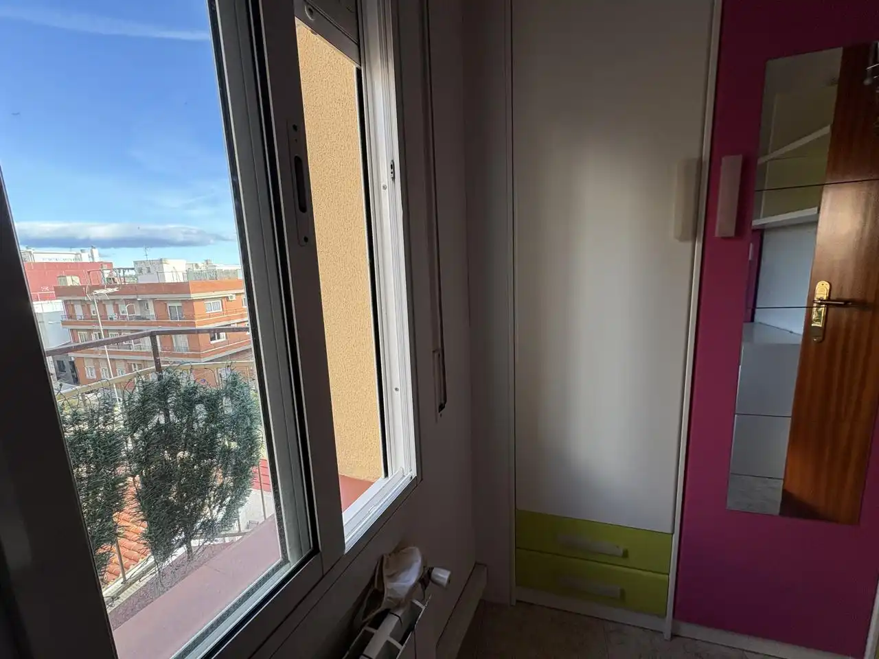 Habitación de Piso en venta en Badalona con Aire acondicionado y Terraza