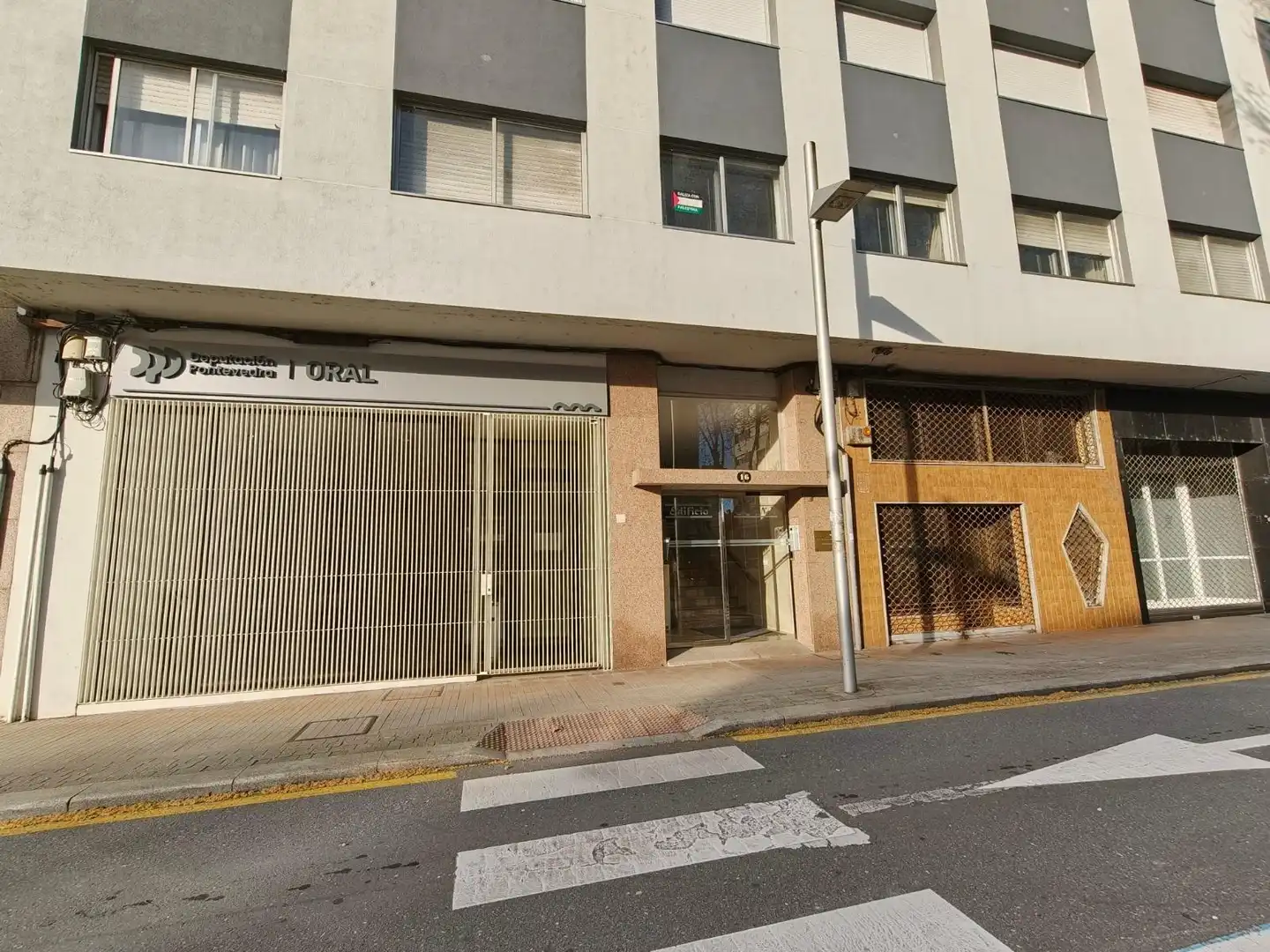 Außenansicht von Wohnung zum Verkauf in Pontevedra Capital  mit Privatgarten