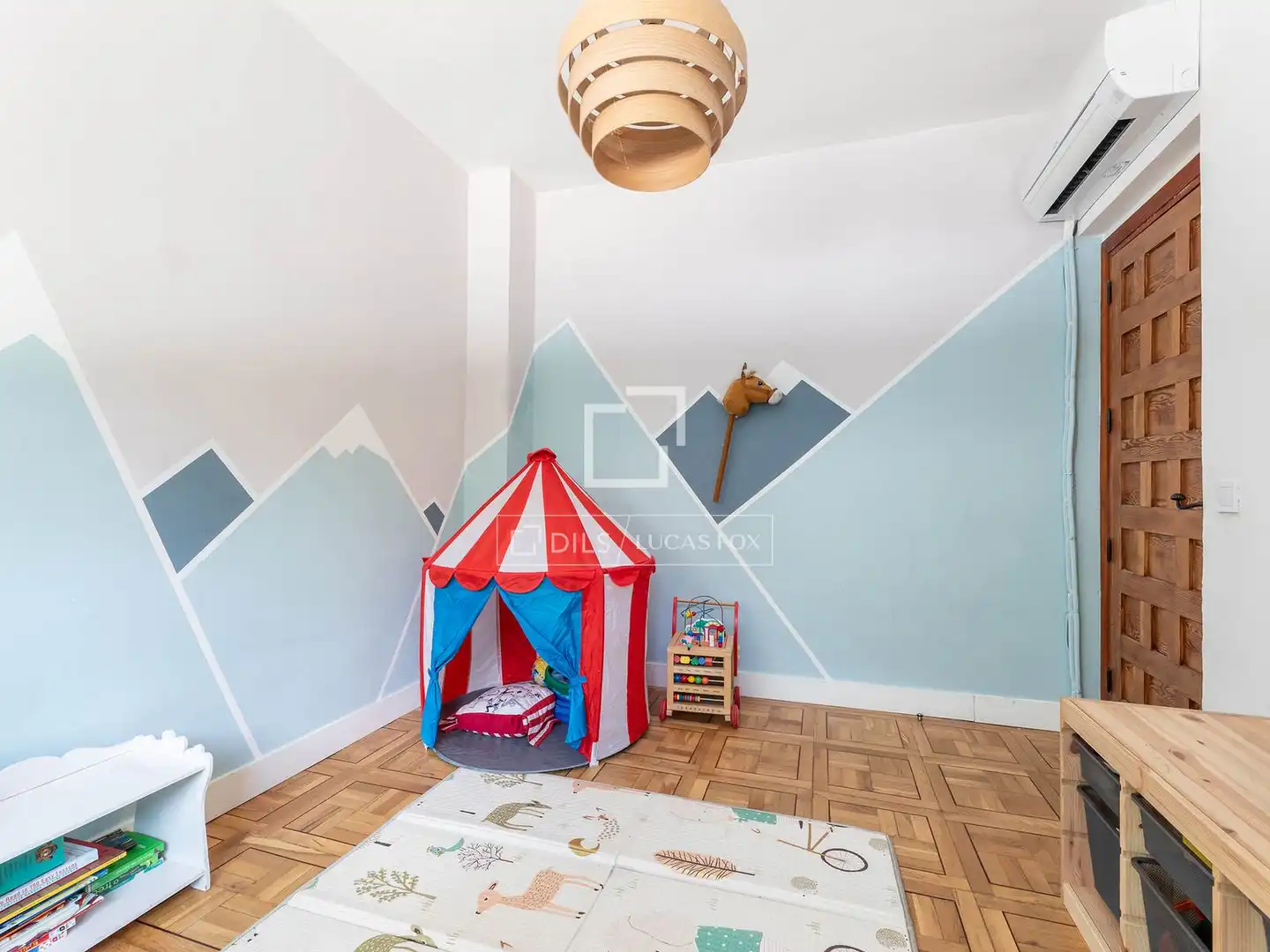 Habitación de Casa o chalet en venta en Torrelodones con Aire acondicionado, Jardín privado y Terraza