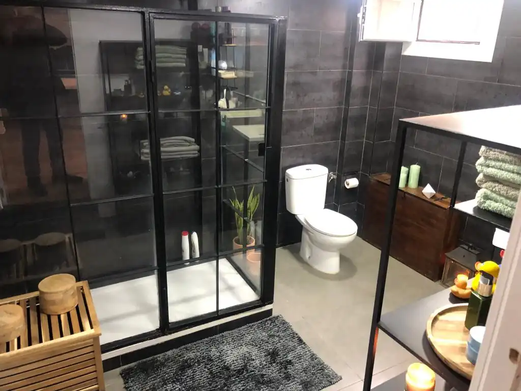 Baño de Local en venta en Barcelona