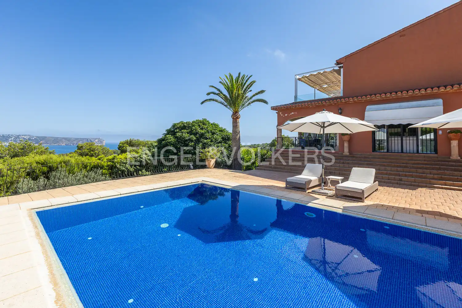 Schwimmbecken von Haus oder Chalet zur Miete in Jávea / Xàbia mit Klimaanlage, Heizung und Privatgarten