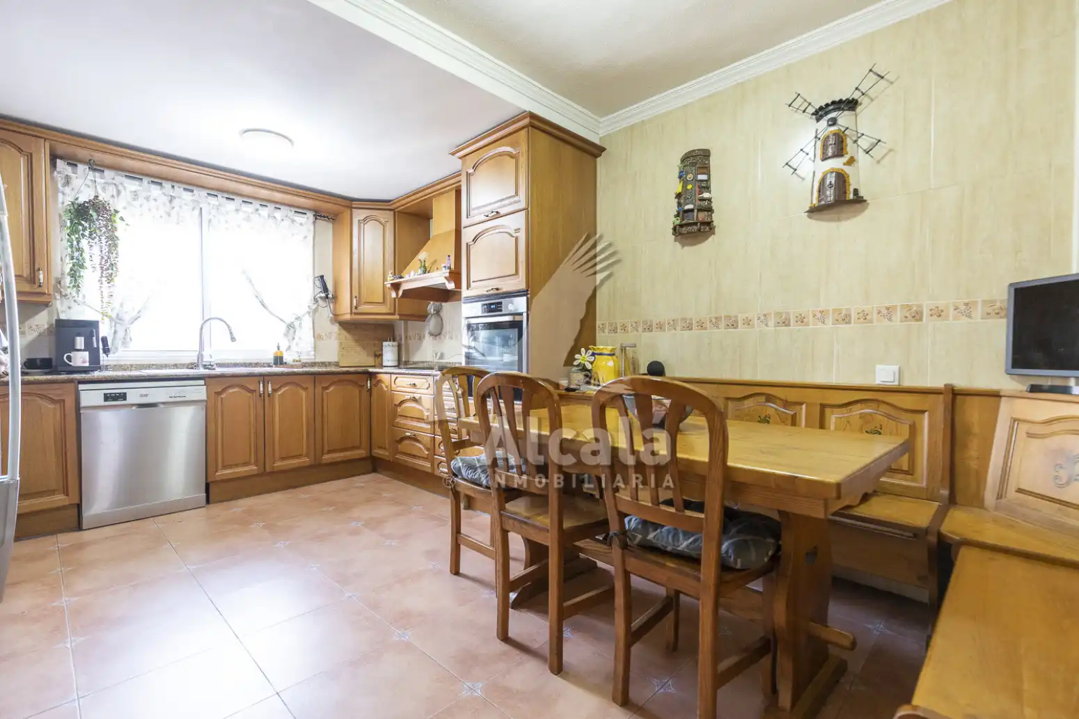 Cocina de Casa adosada en venta en Azuqueca de Henares con Aire acondicionado, Calefacción y Piscina