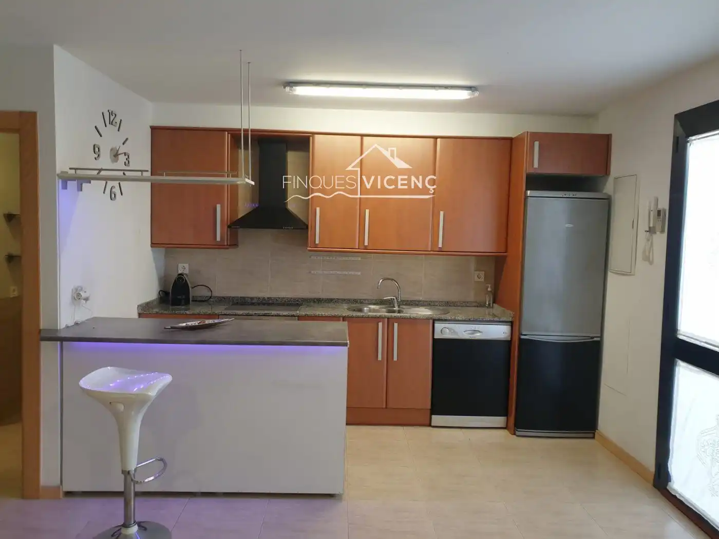 Küche von Einfamilien-Reihenhaus zum Verkauf in Roda de Berà mit Heizung, Terrasse und Schwimmbad