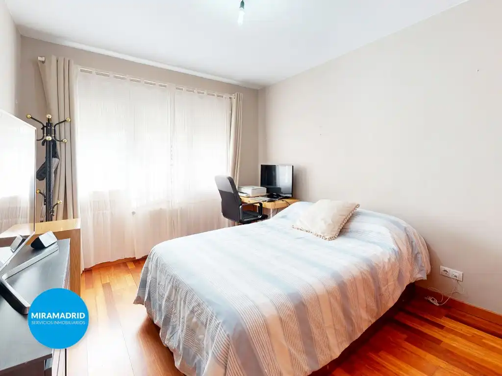 Bedroom of Detached homes for sale in Paracuellos de Jarama  with Air Conditioner and Swimming Pool
