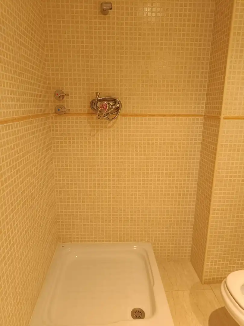 Bany de Edifici en venda en Cubelles amb Alarma