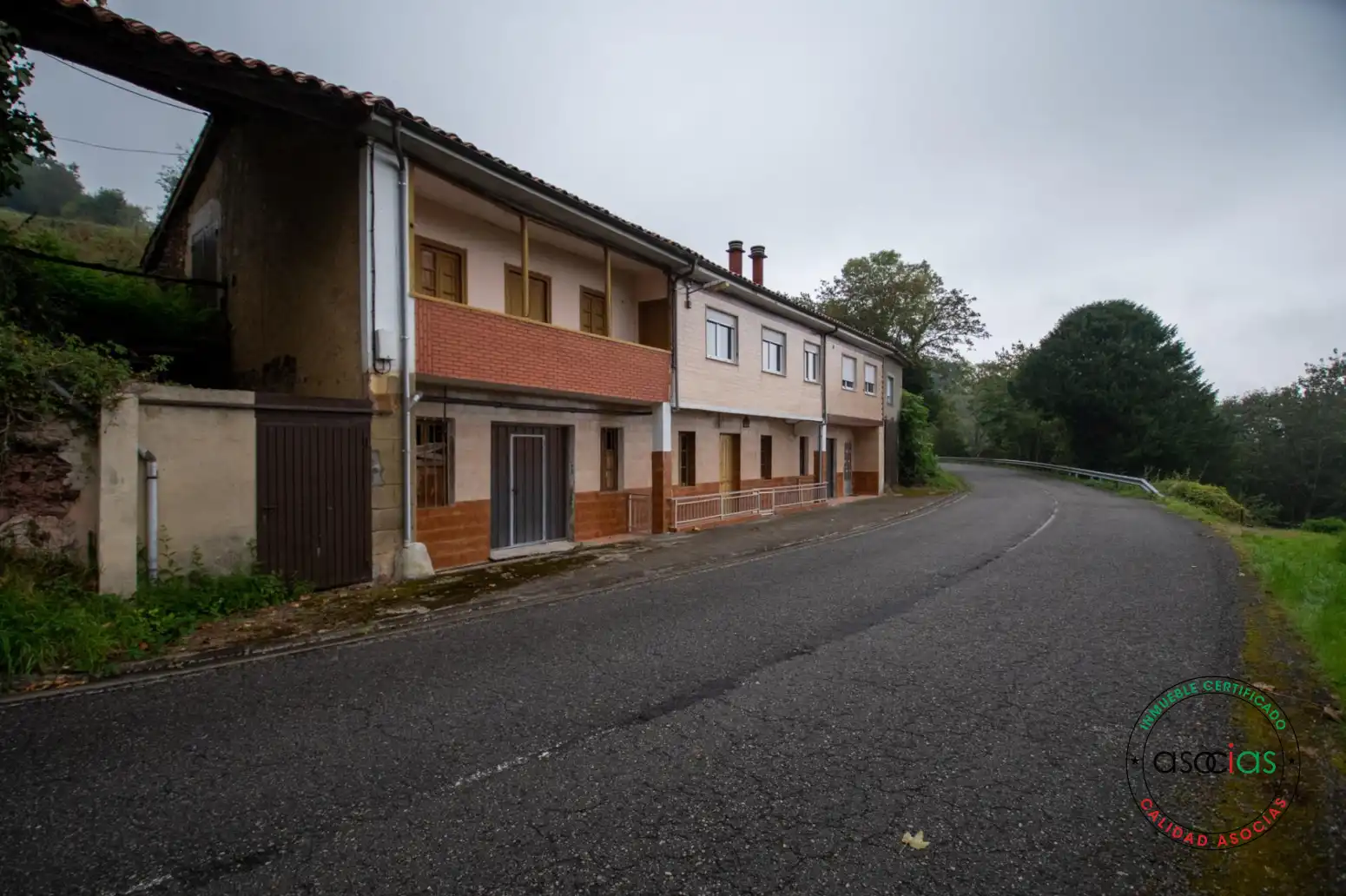 Vista exterior de Casa o xalet en venda en Cabranes amb Calefacció, Jardí privat i Parquet