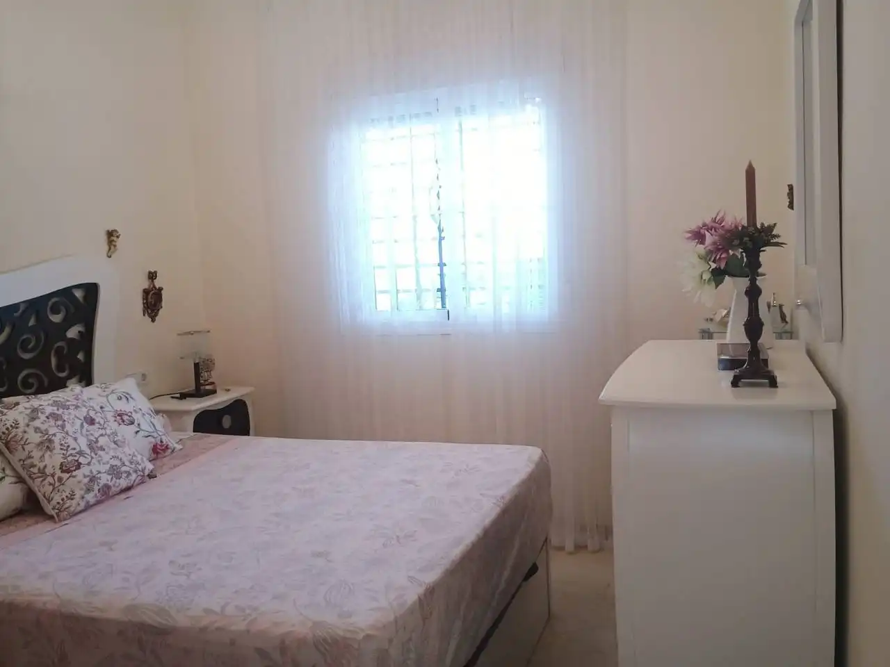 Habitación de Apartamento de alquiler en Benalmádena con Aire acondicionado, Terraza y Amueblado