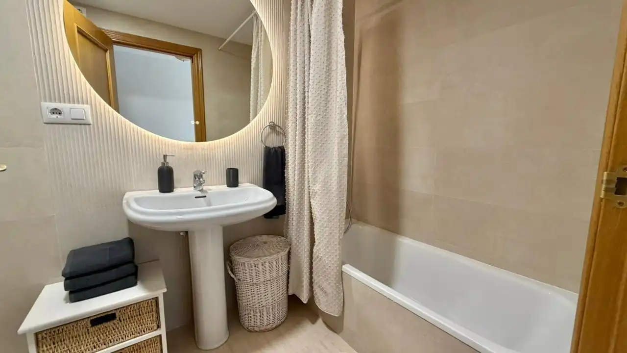 Bathroom of Apartments for rent in Villajoyosa / La Vila Joiosa  with Heating