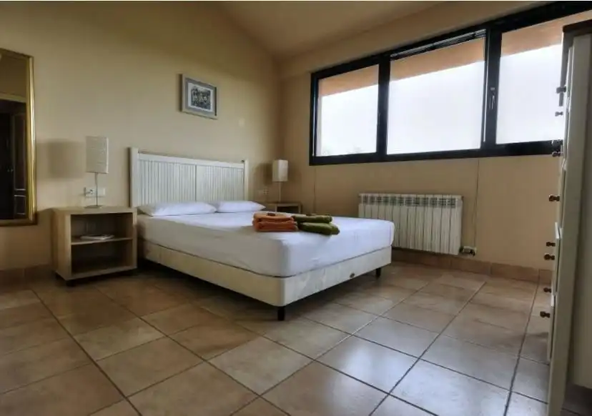 Habitación de Dúplex en venta en Navata con Calefacción, Trastero y Piscina comunitaria