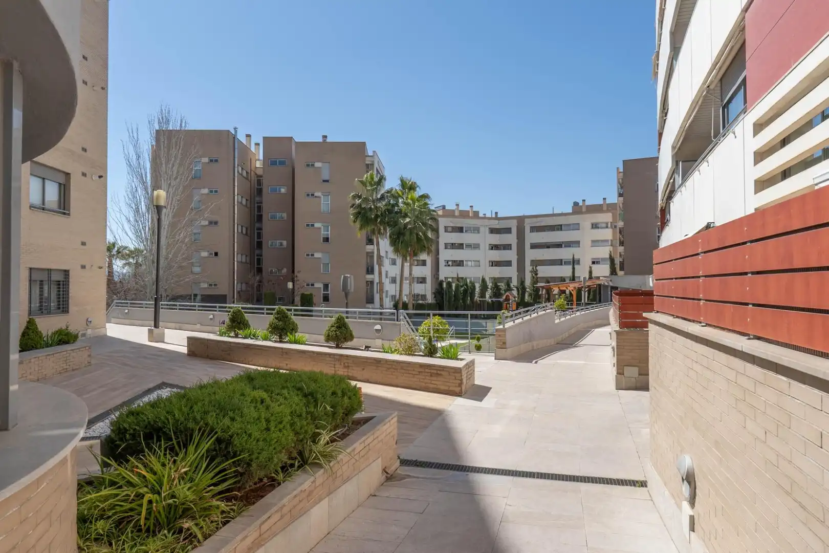 Exterior view of Flat for sale in Granada  with Air Conditioner, Heating and Private garden