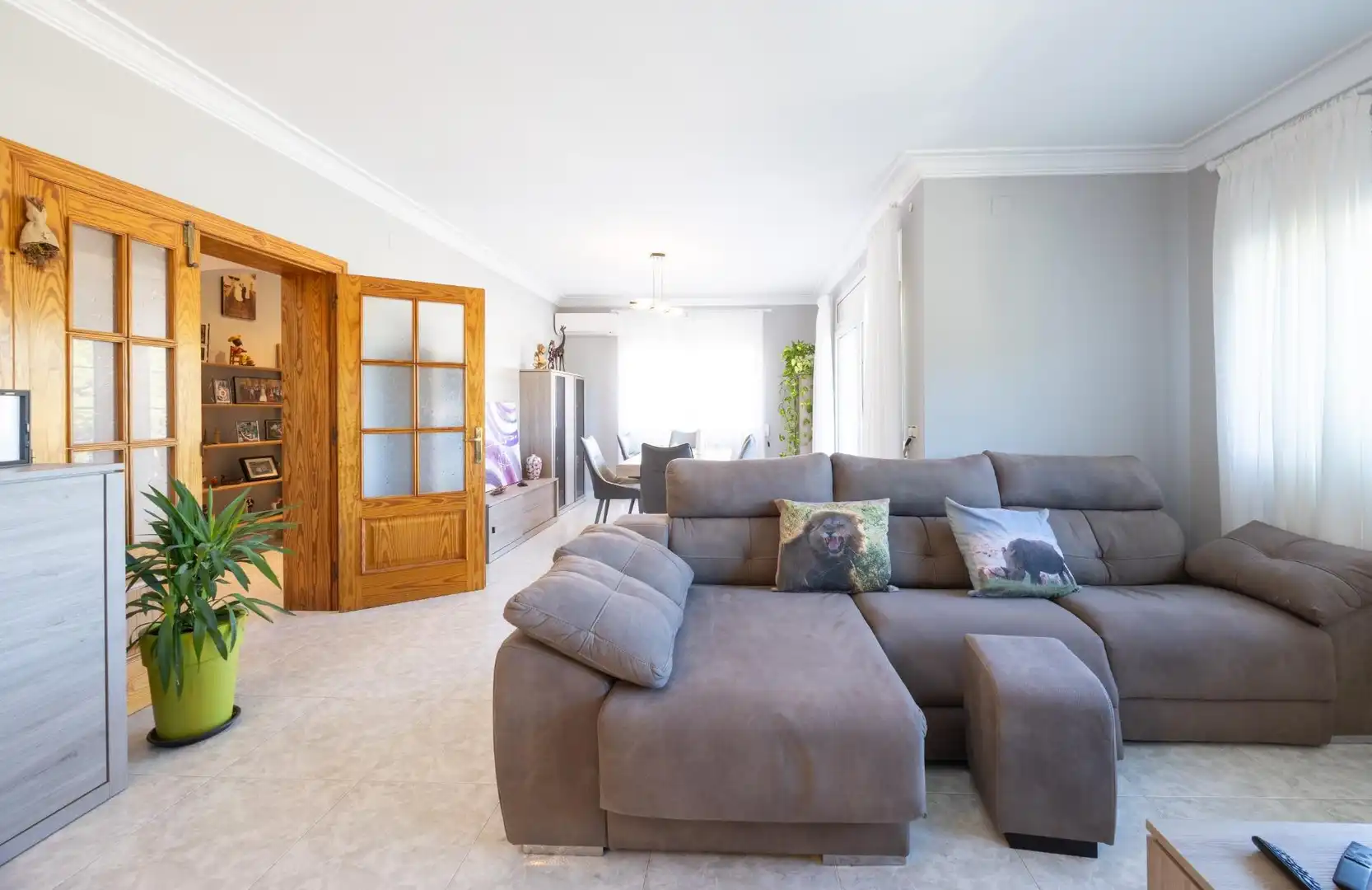 Sala de estar de Casa o chalet en venta en L'Escala con Aire acondicionado, Calefacción y Jardín privado