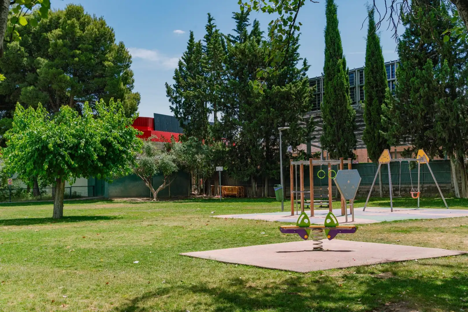 Garden of Duplexes for sale in Zaragoza  with Heating, Furnished and Balcony