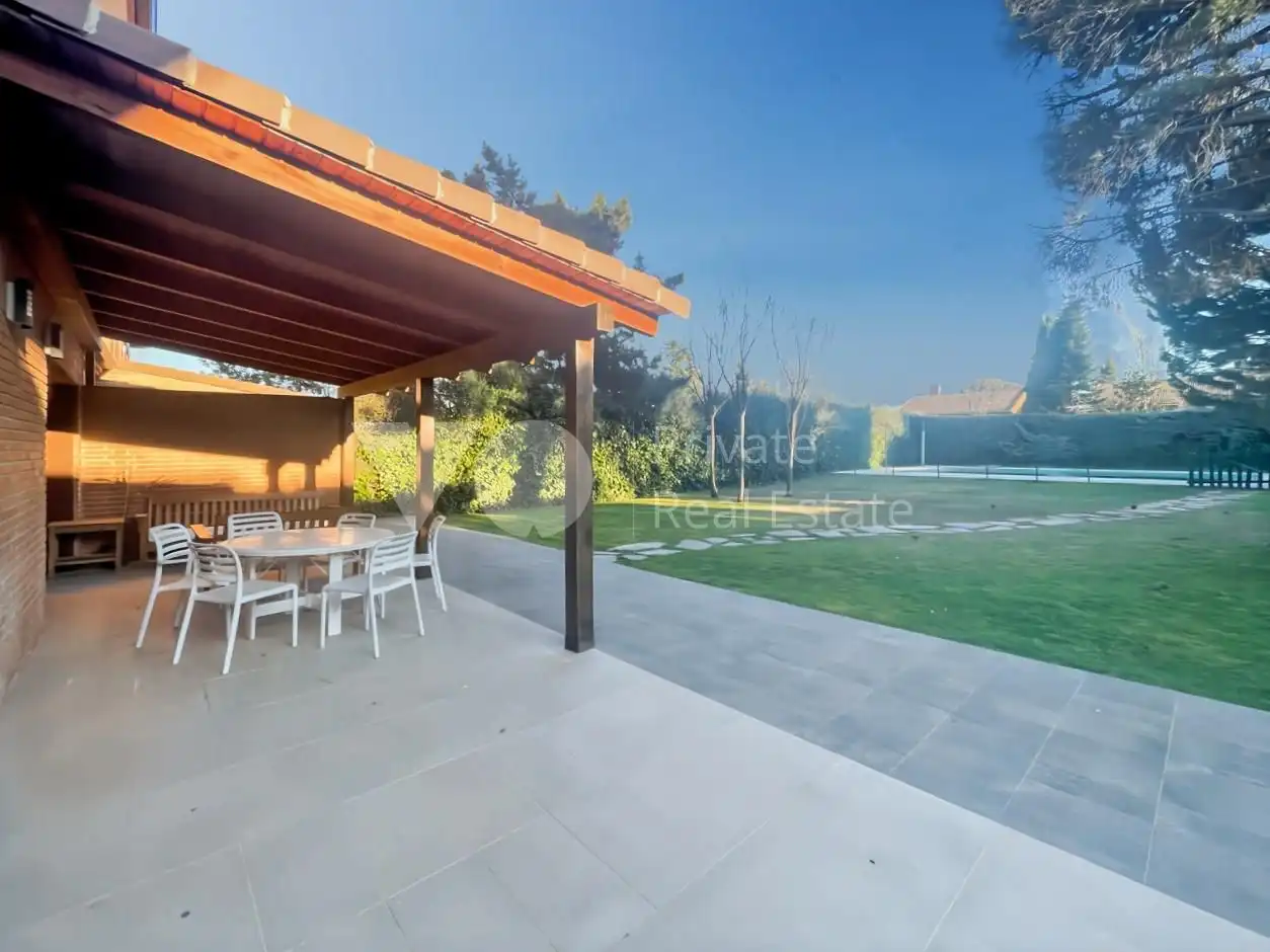 Terraza de Casa o chalet de alquiler en Majadahonda con Calefacción, Jardín privado y Terraza