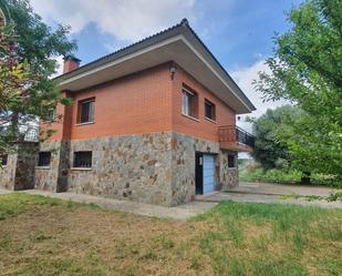 Vista exterior de Casa o xalet de lloguer en Santa Eulàlia de Ronçana amb Calefacció, Jardí privat i Es permeten mascotes