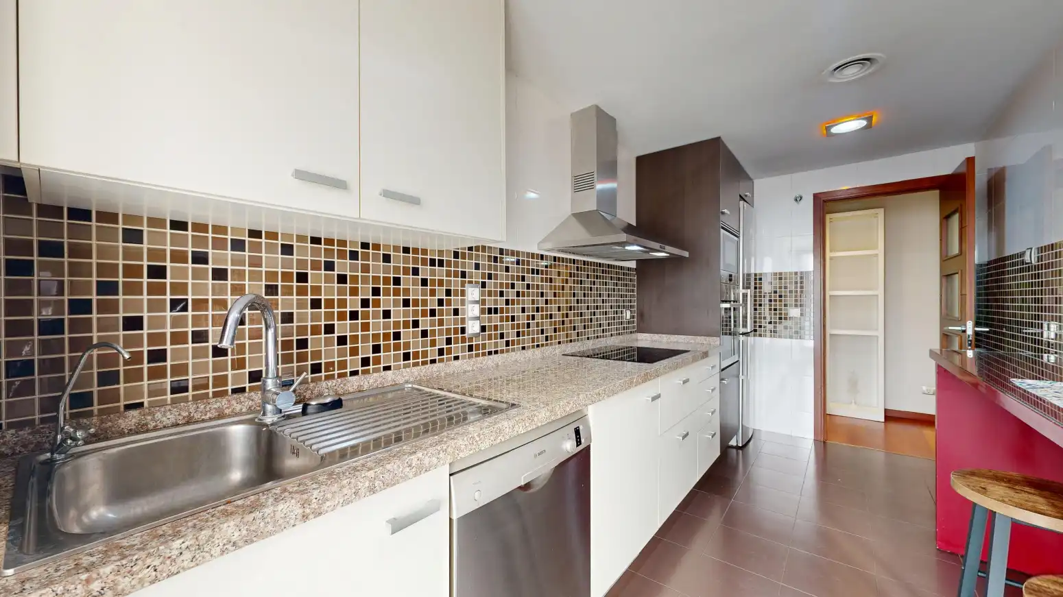 Kitchen of Flat for rent in Mislata  with Air Conditioner, Parquet flooring and Storage room
