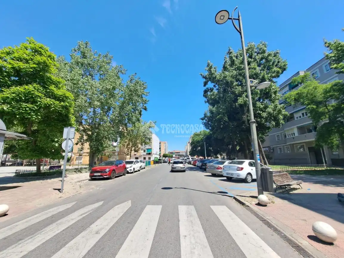 Vista exterior de Piso en venta en Parla con Aire acondicionado, Calefacción y Alarma