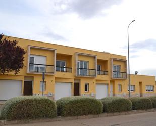 Exterior view of Single-family semi-detached for sale in Daimiel