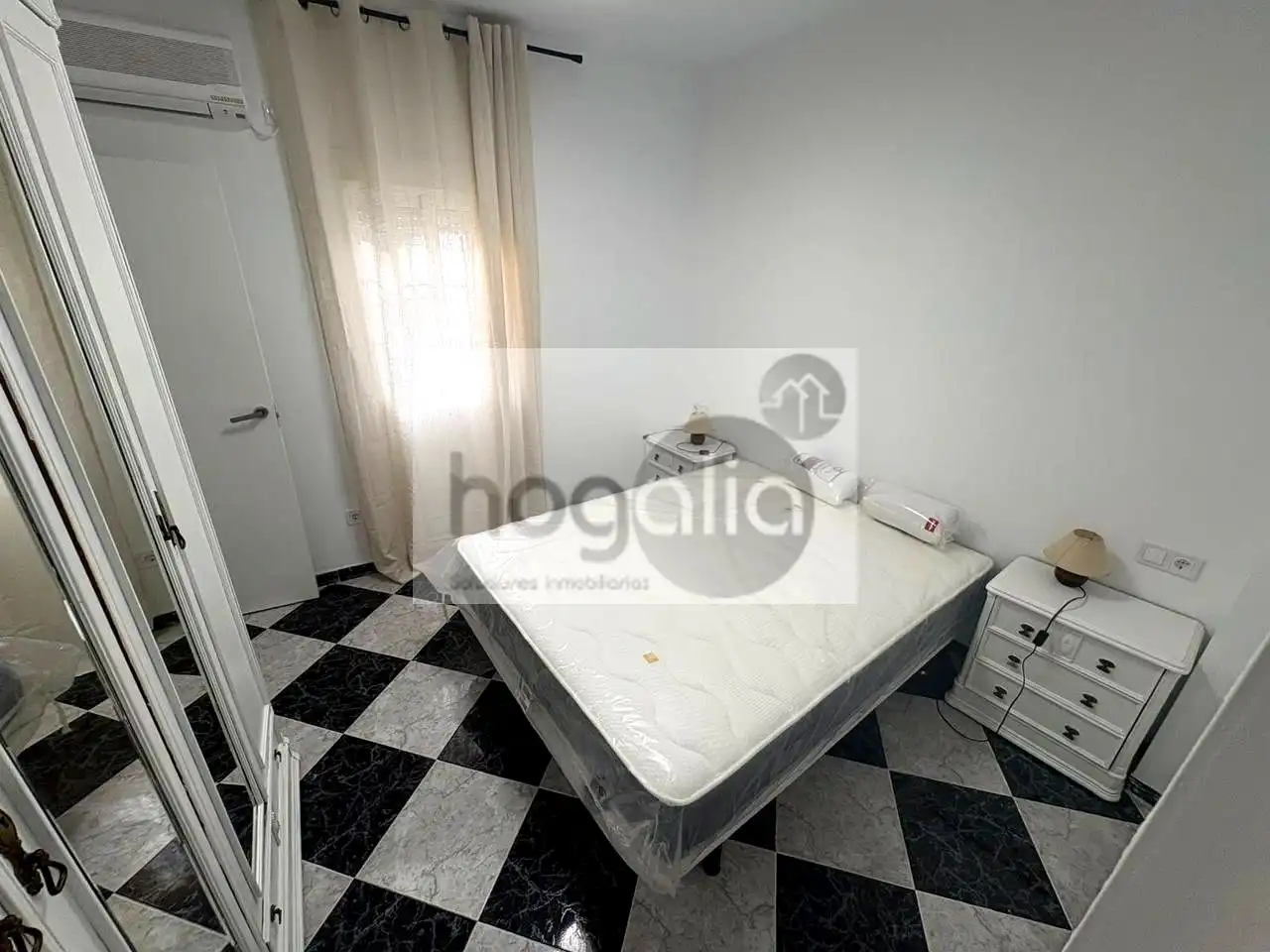 Dormitori de Casa o xalet de lloguer en Sevilla amb Aire condicionat, Terrassa i Traster